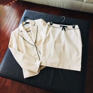 THAHARI STUDiO Suit ( blazer and skirt )